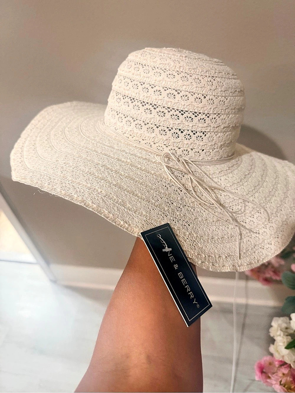 Jane & Berrie Wide Brim Lace sun Hat in White NWT